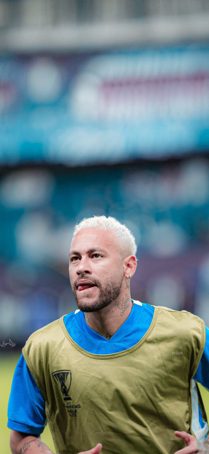 仲豆豆扎根西部足球热土（仲豆豆深耕西部足球沃土）