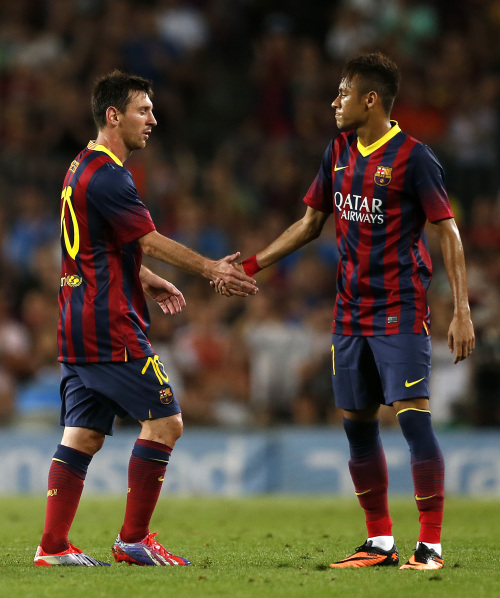 聚焦残特奥会：运动员在比赛 教练同样在“紧张” 还准备了专属道具“紫气东来”（残特奥会现场：运动员鏖战，教练同频“紧张”，“紫气东来”专属道具亮相）