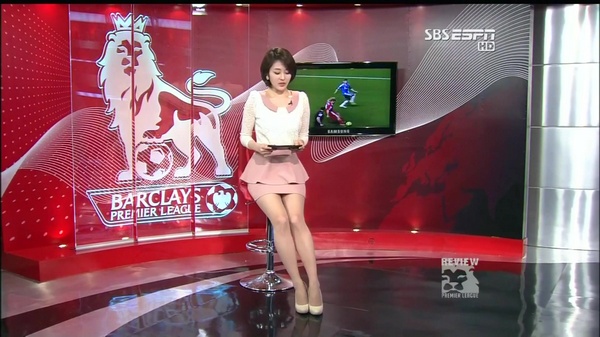 卡卢卢：斯帕莱蒂要求很高；我们可以随时切换三后卫或四后卫（卡卢卢：斯帕莱蒂要求严格，三四后卫切换自如）