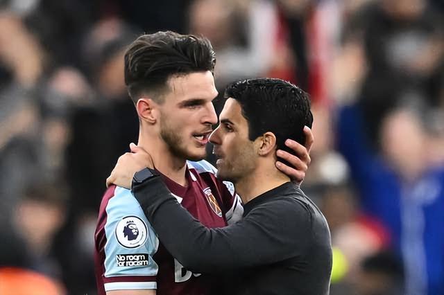 李玮洒成为首位获OPBF金腰带的中国女子拳手，多次在国际赛场取得胜利，正式转型为职业拳击选手。（李玮洒斩获OPBF金腰带成中国女拳第一人，多次在国际赛场告捷并正式转型职业拳手）