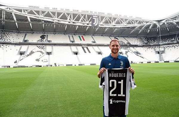 博尼：大胜是全队功劳；迪乌夫正在向所有人展示他的巨大价值（博尼：大胜属于全队；迪乌夫正向世人证明其巨大价值）