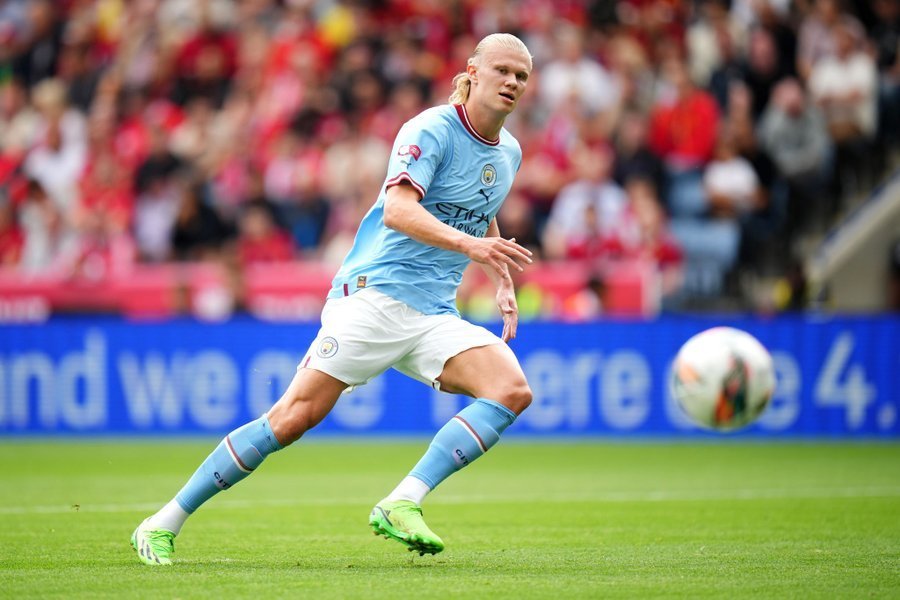 记者：特瓦斯的工资帽规则是13年的，现在25年了，该调整了（记者：特瓦斯的工资帽沿用自2013年，如今已到2025年，是时候更新了）